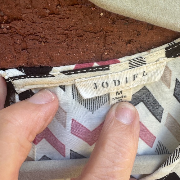 JODIFL Chevron Dress with Ruffle Sleeves - Picture 4 of 7